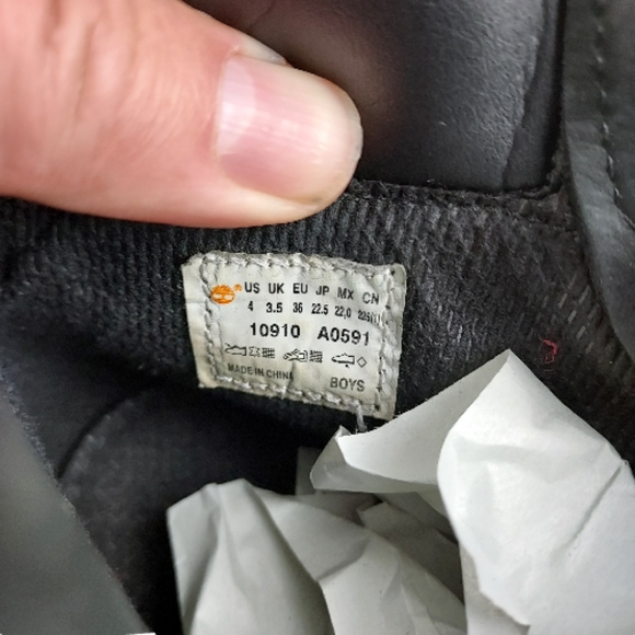 Timberland black suade boots, youth size 4, black - Picture 9 of 9